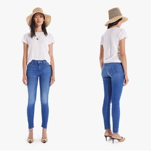 MOTHER The Looker Crop Jeans in size 27. Color: Ink and Paper wash.